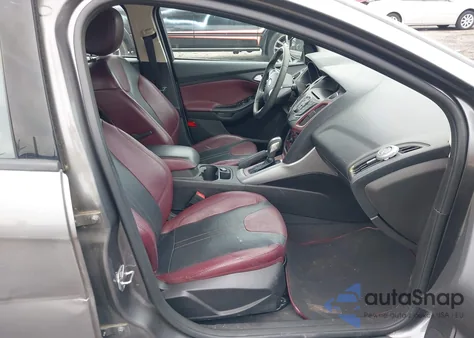 2014 Ford Focus Se z USA, uszkodzony, nr VIN 1FADP3K24EL302383